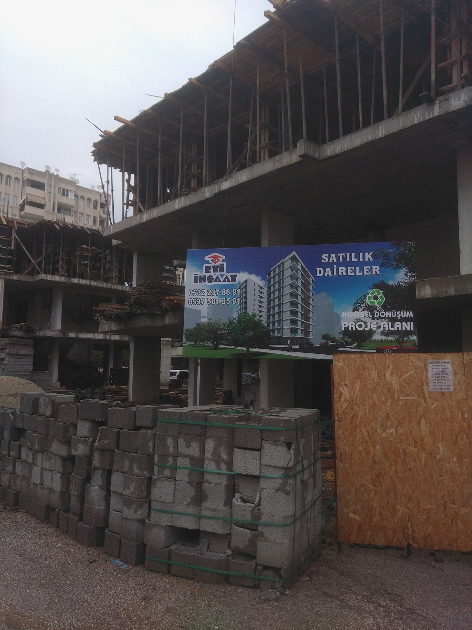 Eti İnşaat tarafından duvar örme çalışması başarıyla tamamlanmıştır.