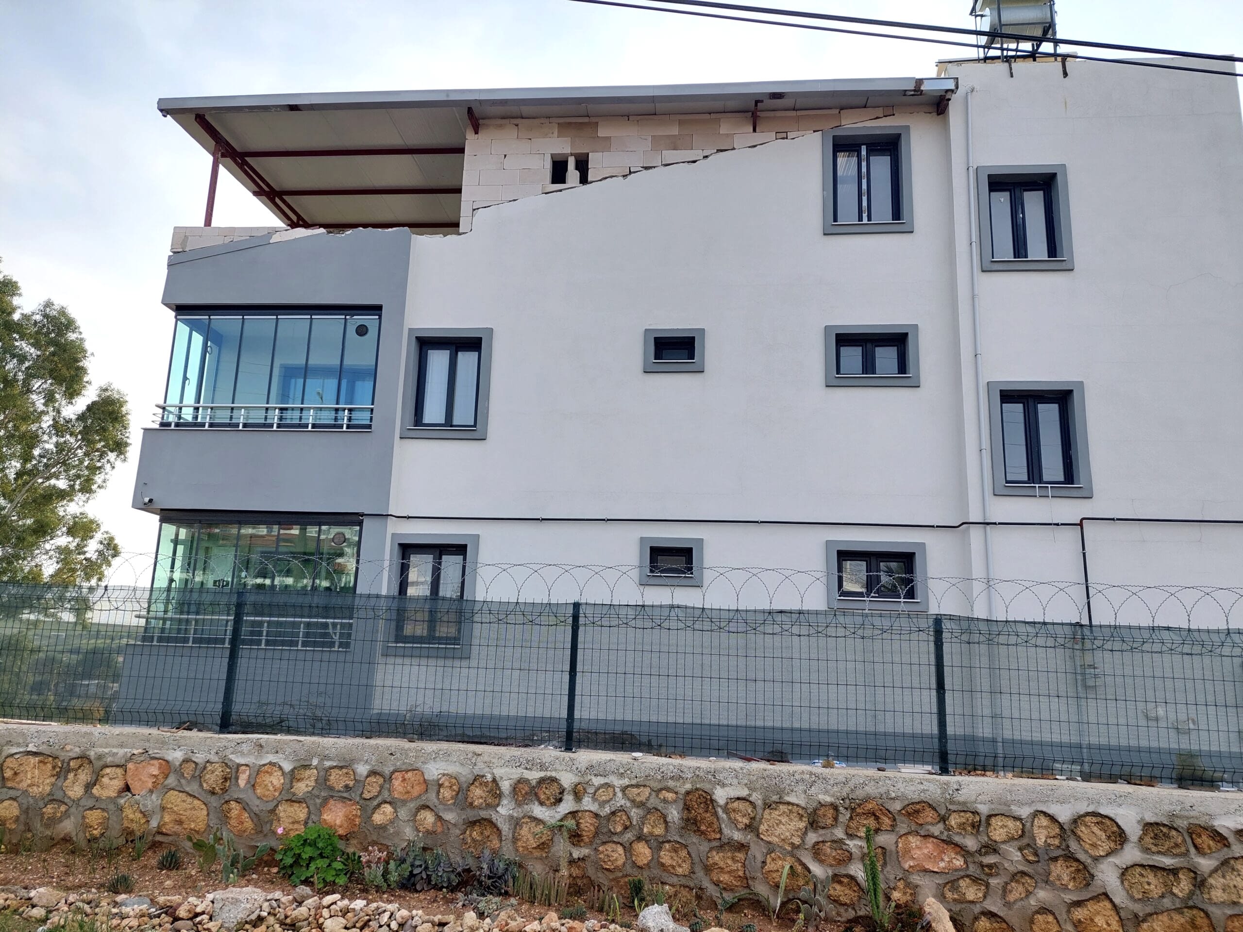 Adana Menekşe Köyü’nde yapılan tadilat kapsamında Ytong gazbeton duvar örme çalışması ve profesyonel işçilik