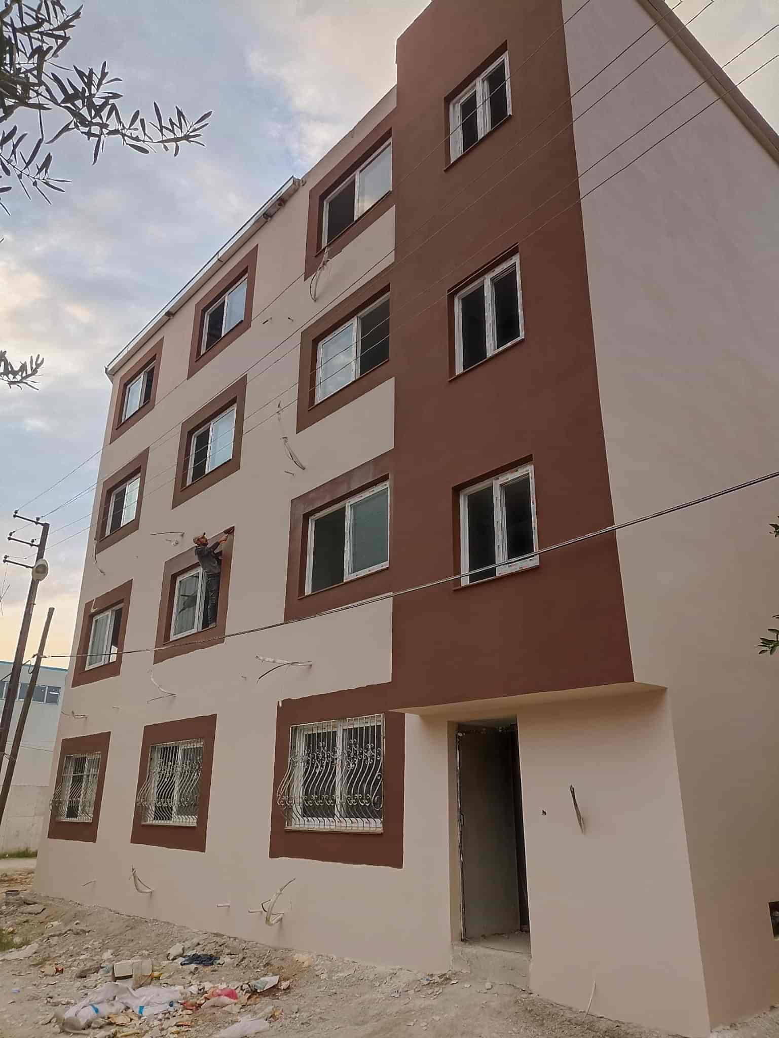 Şakirpaşa Kur’an Kursu inşaatında bims blok ile yapılan duvar örme çalışması ve usta işçilik